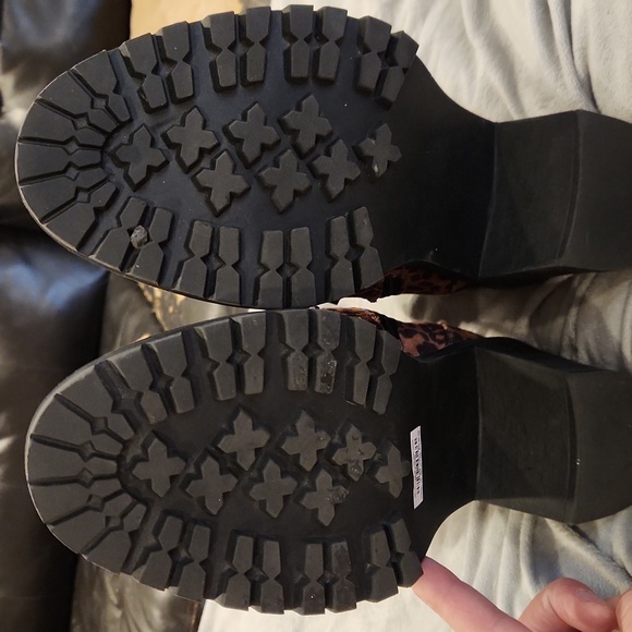 Torrid Leopard Heeled Booties - Picture 4 of 6